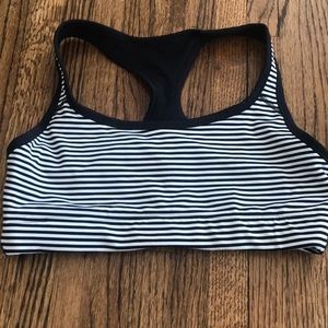 GapFit sports bra